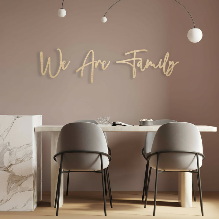 3D Schriftzug „We Are Family"